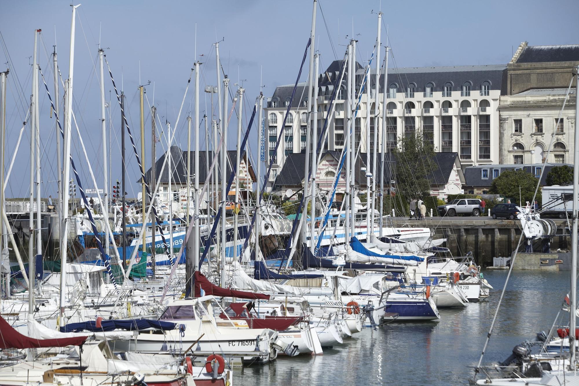 Sowell Residences Le Port Trouville-sur-Mer Buitenkant foto