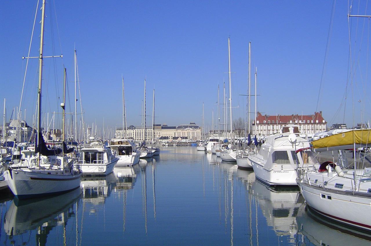 Sowell Residences Le Port Trouville-sur-Mer Buitenkant foto